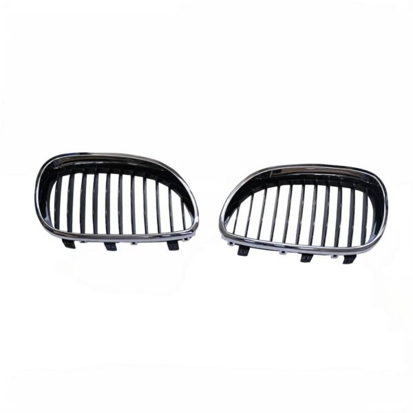 KMH Replacement Grill BMW 5 Series E60 (Outer Chrome With Black Fins)