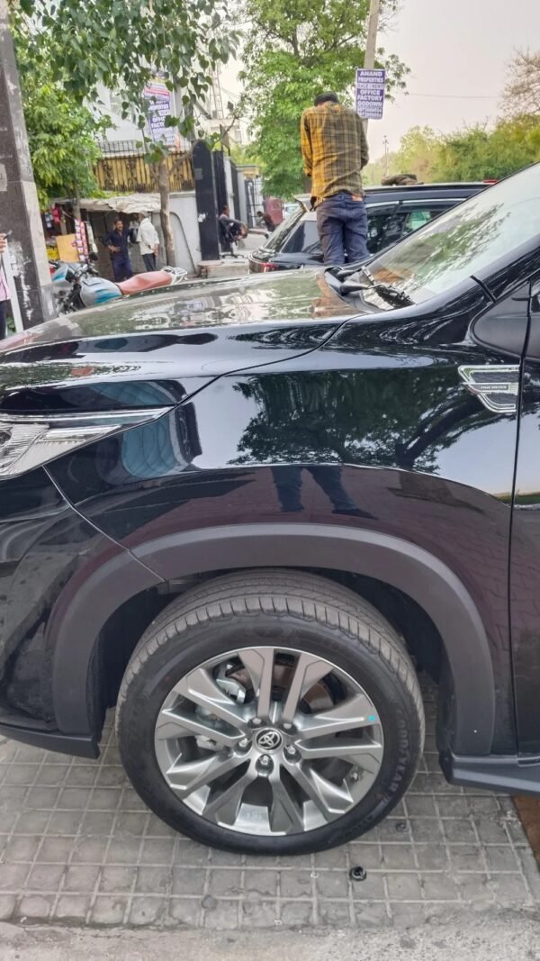 Side Vent for Toyota Innova Hycross - Image 3