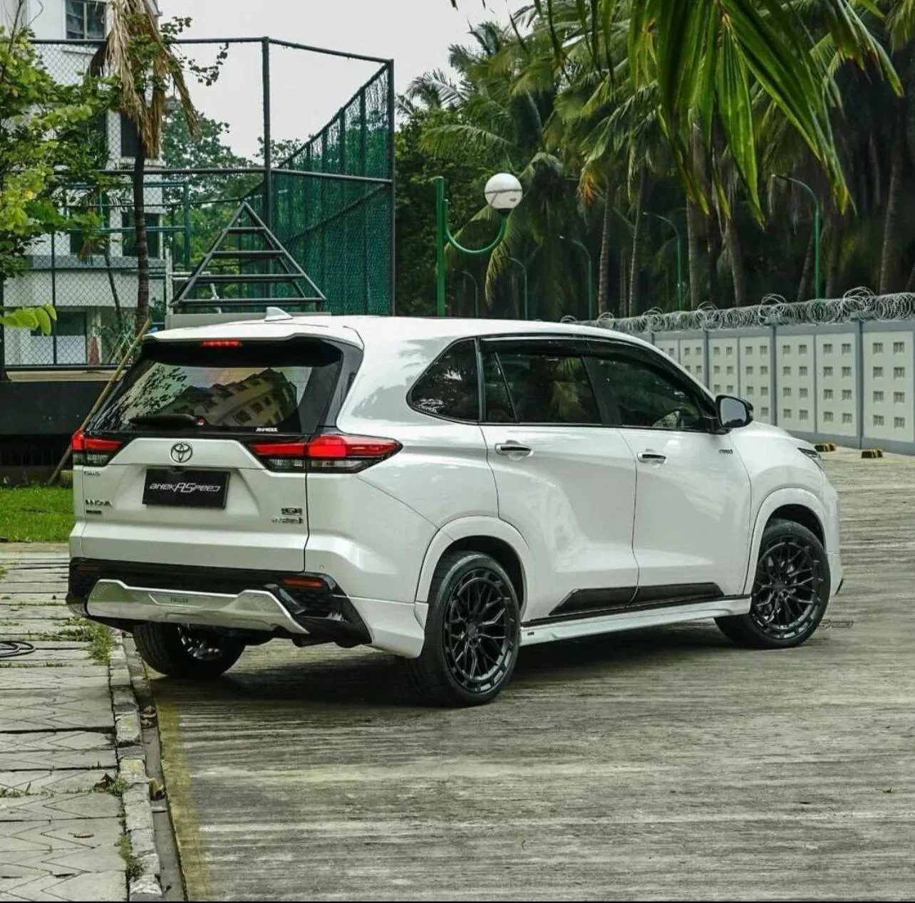 Toyota Front & Rear Skirting for Toyota Hycross (MODELLISTA) - Image 4