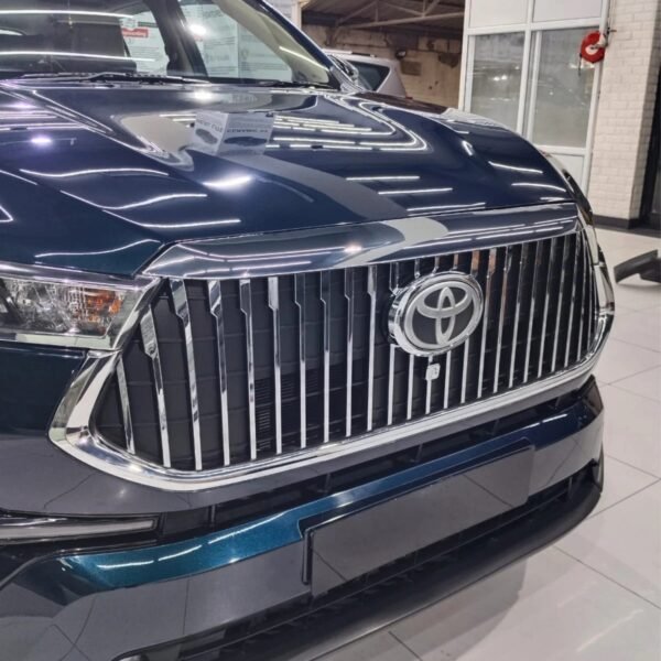Toyota KMH Front Grill for Toyota Hycross (Mercedes Maybach Style) - Image 5